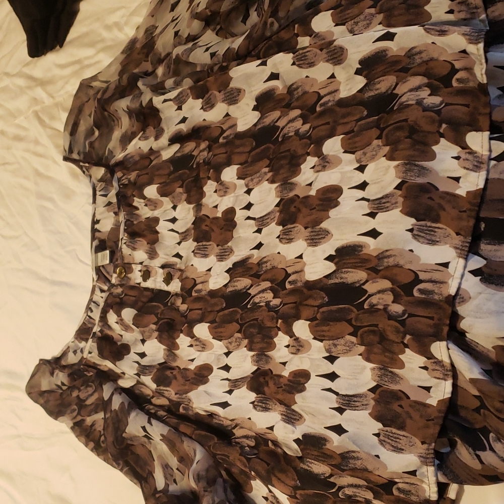 Sheer printed top. Dress barn size 18/20